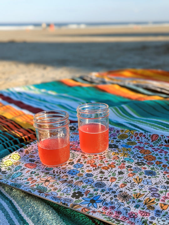 Flowerbed Illustrated Birch Trays by Brainstorm - Great for the beach!